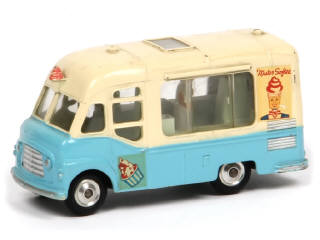Lot 199 - CORGI TOYS (GB) (1)