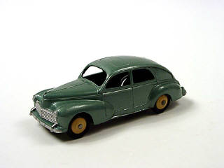 Lot 565 - DINKY TOYS (FRANCE) (1)