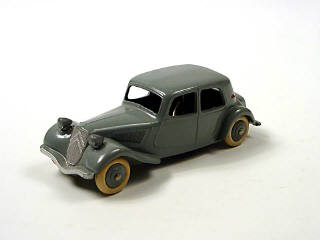 Lot 562 - DINKY TOYS (FRANCE) (1)