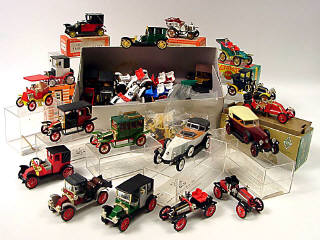 Lot 406 - DIVERS (38)