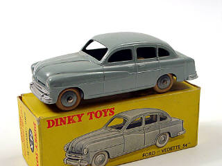 Lot 584 - DINKY TOYS FRANCE (1)