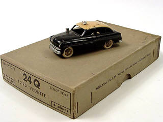 Lot 572 - DINKY TOYS (FRANCE) (2)