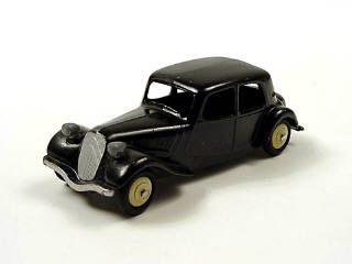Lot 563 - DINKY TOYS (FRANCE) (1)