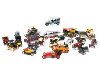Lot 255 - DIVERS (28)