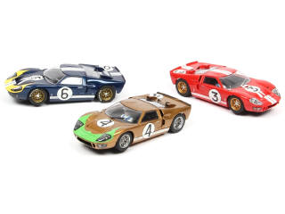 Lot 147 - SCALEXTRIC (3)