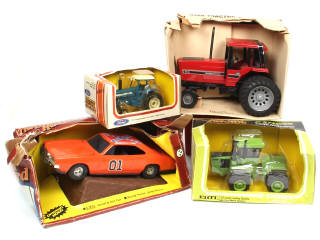 Lot 91 - ERTL (USA) (4)