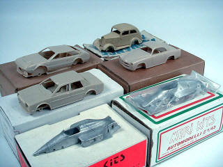 Lot 1635 - DIVERS (6)