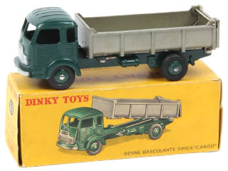 Lot 284 - DINKY TOYS (FRANCE) (1)