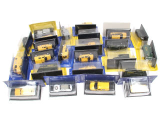 Lot 94 - DIVERS (25)