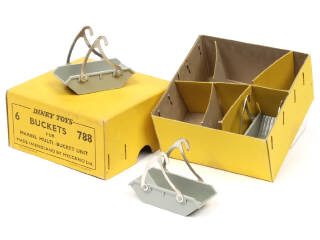Lot 413 - DINKY TOYS (GB) (1)