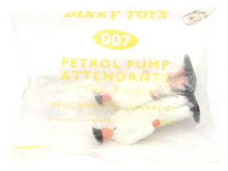 Lot 401 - DINKY TOYS (GB) (1)