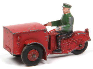 Lot 510 - DINKY TOYS (FRANCE) (1)