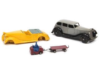 Lot 426 - DINKY TOYS (GB) (3)