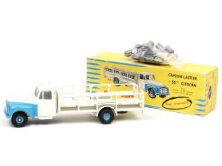Lot 432 - DINKY TOYS (FRANCE) (1)