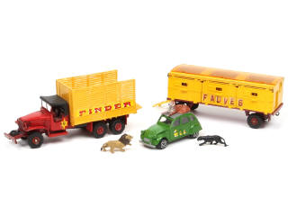 Lot 435 - DINKY TOYS (FRANCE) (2)