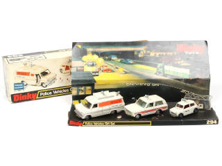 Lot 379 - DINKY TOYS (GB) (1)