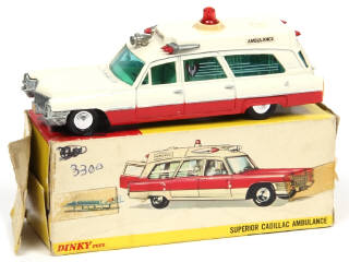 Lot 303 - DINKY TOYS (GB) (1)