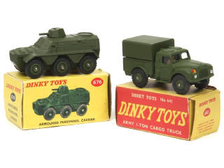 Lot 405 - DINKY TOYS (GB) (2)