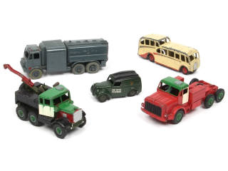 Lot 363 - DINKY TOYS (GB) (5)