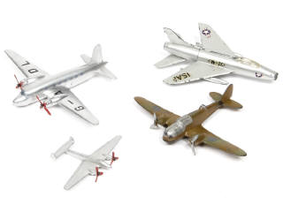 Lot 382 - DINKY TOYS (GB) (4)