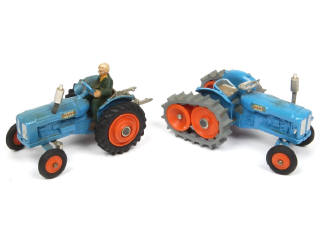 Lot 285 - CORGI TOYS (GB) (2)