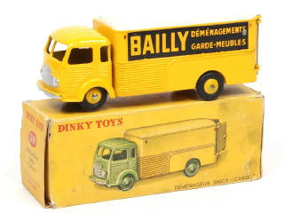 Lot 431 - DINKY TOYS (FRANCE) (1)
