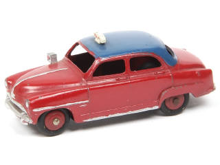 Lot 420 - DINKY TOYS (FRANCE) (1)