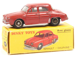 Lot 179 - DINKY TOYS (FRANCE) (1)