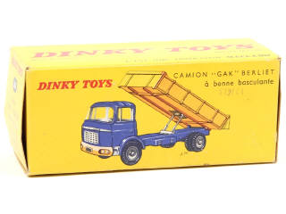 Lot 204 - DINKY TOYS (FRANCE) (1)