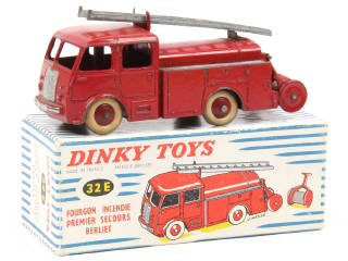 Lot 160 - DINKY TOYS (FRANCE) (1)