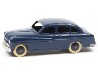 Lot 155 - DINKY TOYS (FRANCE) (1)