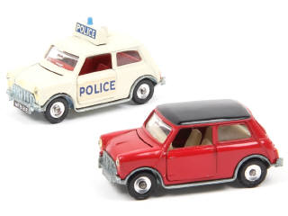 Lot 296 - DINKY TOYS (GB) (2)