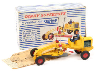 Lot 210 - DINKY TOYS (FRANCE) (1)