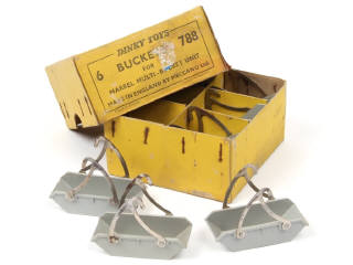 Lot 288 - DINKY TOYS (GB) (1)