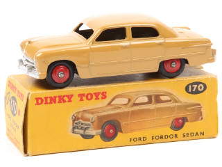 Lot 243 - DINKY TOYS (GB) (1)