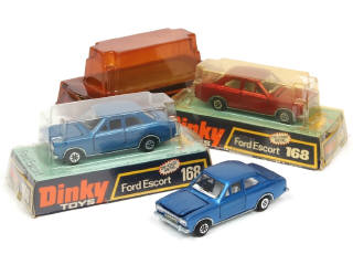 Lot 418 - DINKY TOYS (GB) (3)