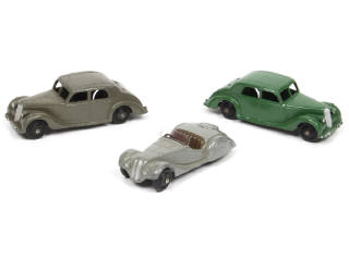 Lot 357 - DINKY TOYS (GB) (3)