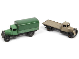 Lot 369 - DINKY TOYS (GB) (2)