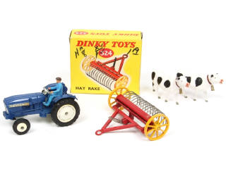 Lot 424 - DINKY TOYS (GB) (4)
