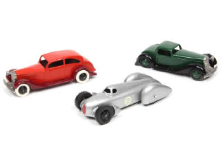 Lot 359 - DINKY TOYS (GB) (3)
