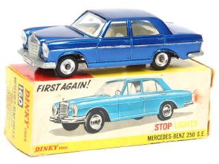 Lot 374 - DINKY TOYS (GB) (1)