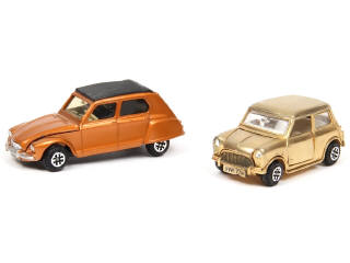Lot 355 - DINKY TOYS (GB) (2)
