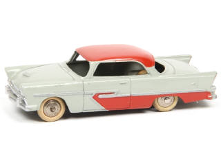 Lot 446 - DINKY TOYS (FRANCE) (1)