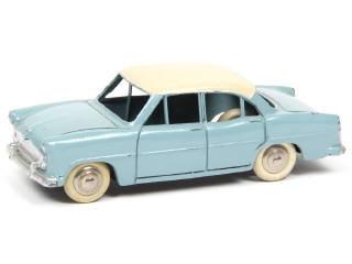 Lot 448 - DINKY TOYS (FRANCE) (1)