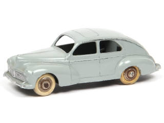 Lot 443 - DINKY TOYS (FRANCE) (1)