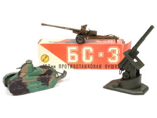 Lot 316 - DIVERS (3)