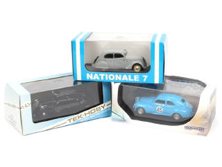 Lot 159 - DIVERS (3)