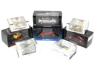 Lot 284 - DIVERS (8)