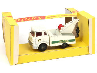 Lot 447 - DINKY TOYS (GB) (1)