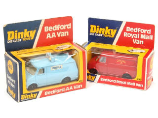 Lot 459 - DINKY TOYS (GB) (2)